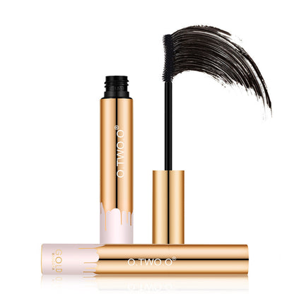 Waterproof and Non-Blooming Mascara